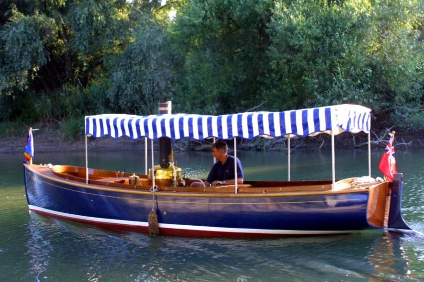 Steamboat Vesuvius - Picture 1