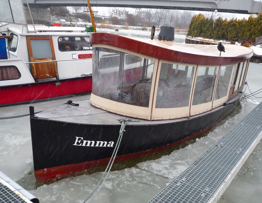 Steam Boat Emma by Rainer Radow