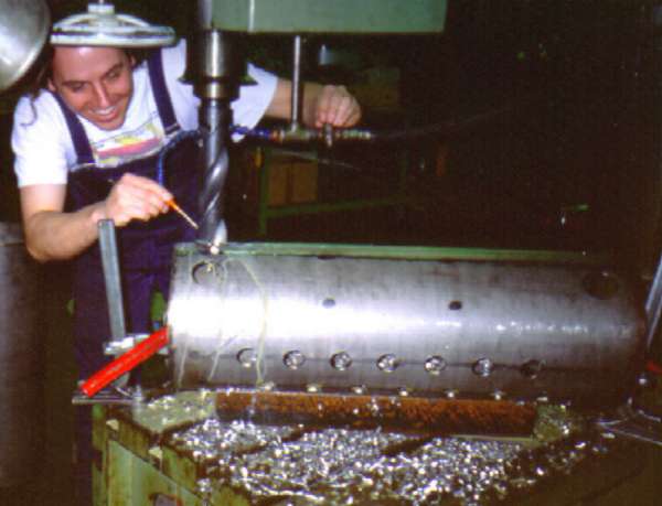 Drilling holes in the steam drum, 29 kb