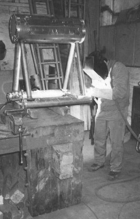 Welding in the downcombers, 24 kb